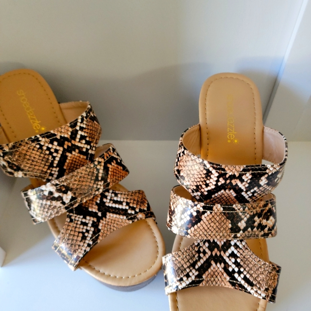Snake skin wedges